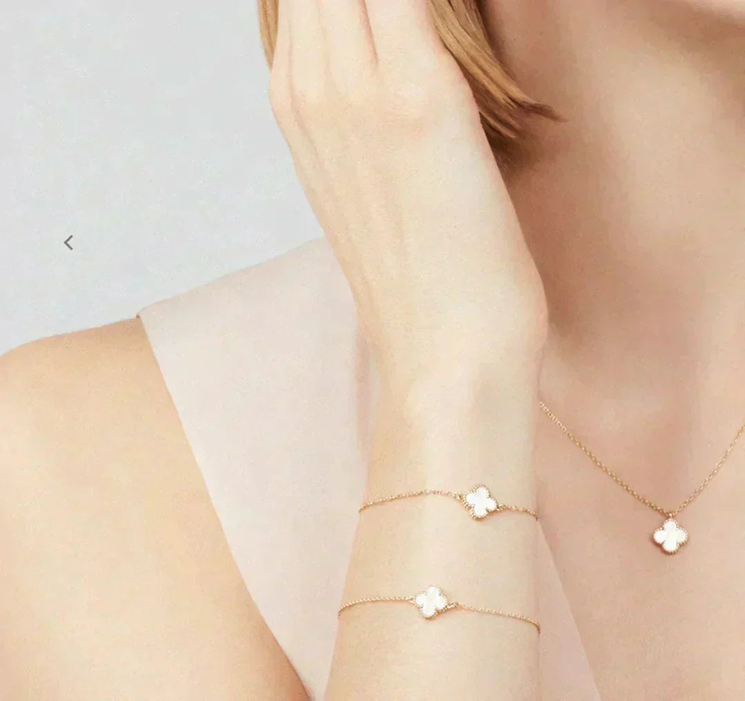 [Limara]CLOVER MINI 9.5MM WHITE MOTHER-OF-PEARL NECKLACE
