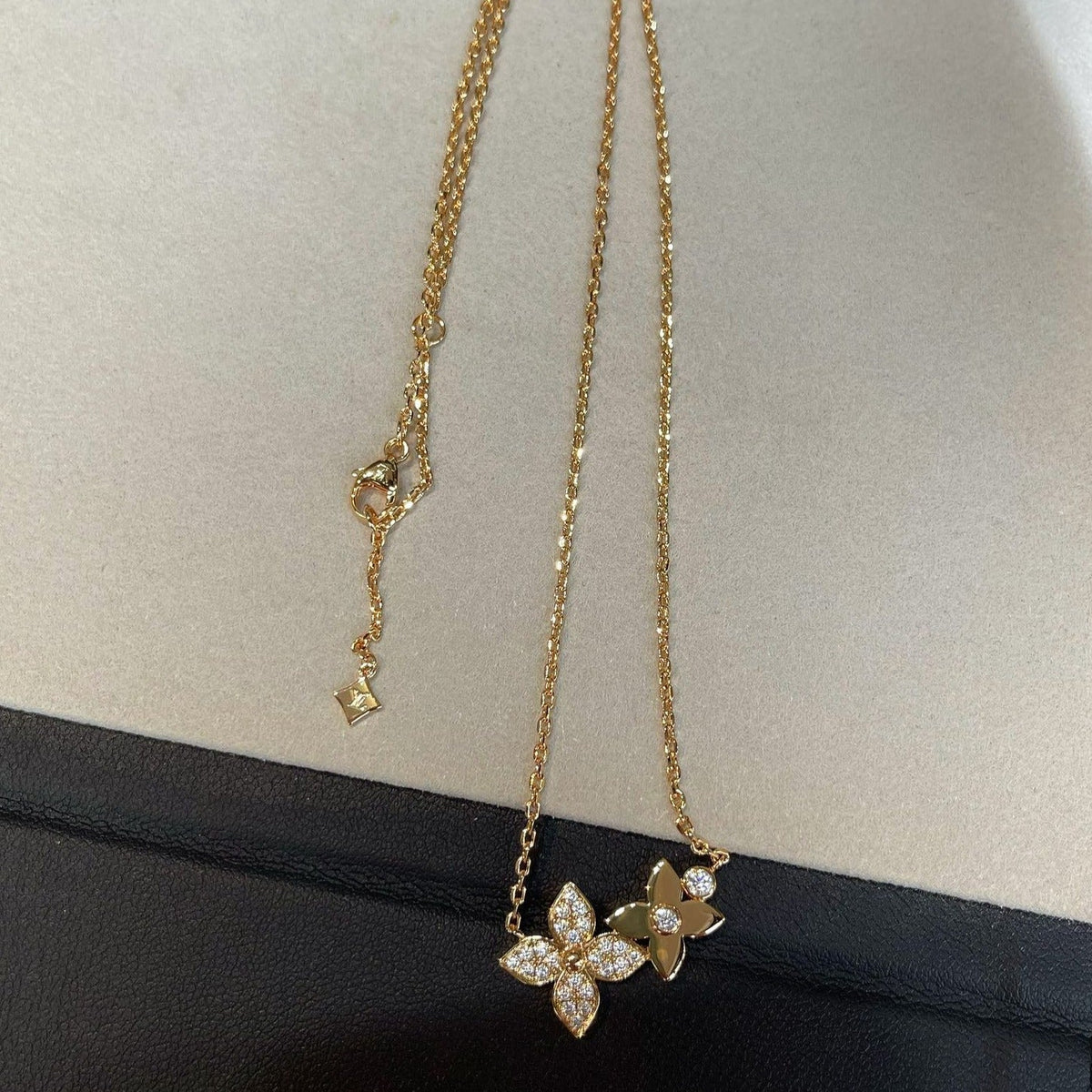 [Limara]STAR BLOSSOM NECKLACE ROSE GOLD DIAMONDS
