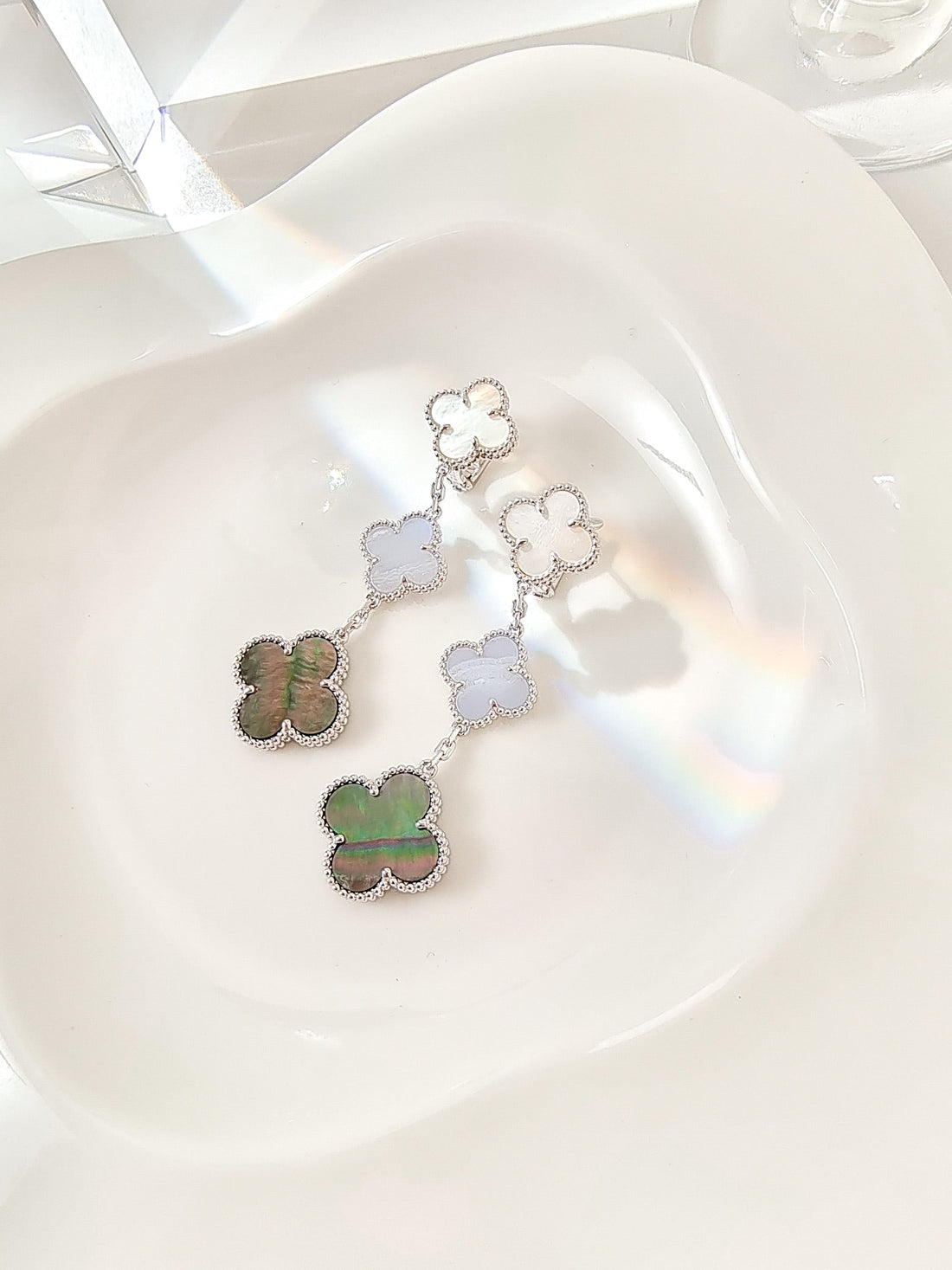 [Limara]CLOVER 3 MOTIFS CHALCEDONY DARK MOP SILVER EARRINGS