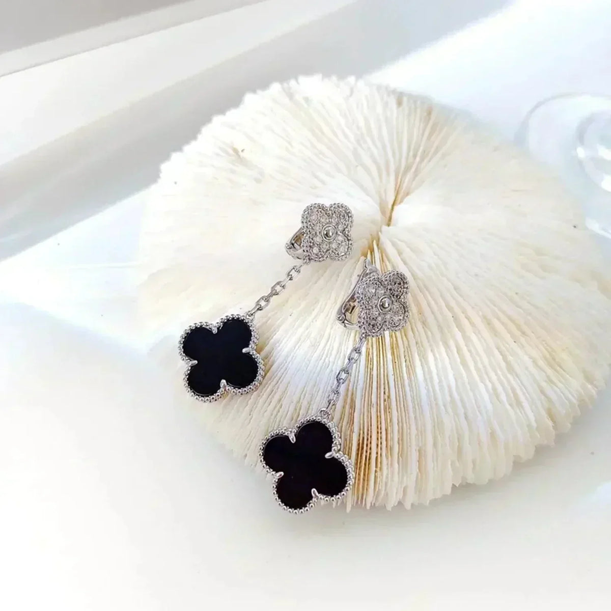 [Limara]CLOVER 2 MOTIFS  DIAMOND ONYX EARRINGS SILVER