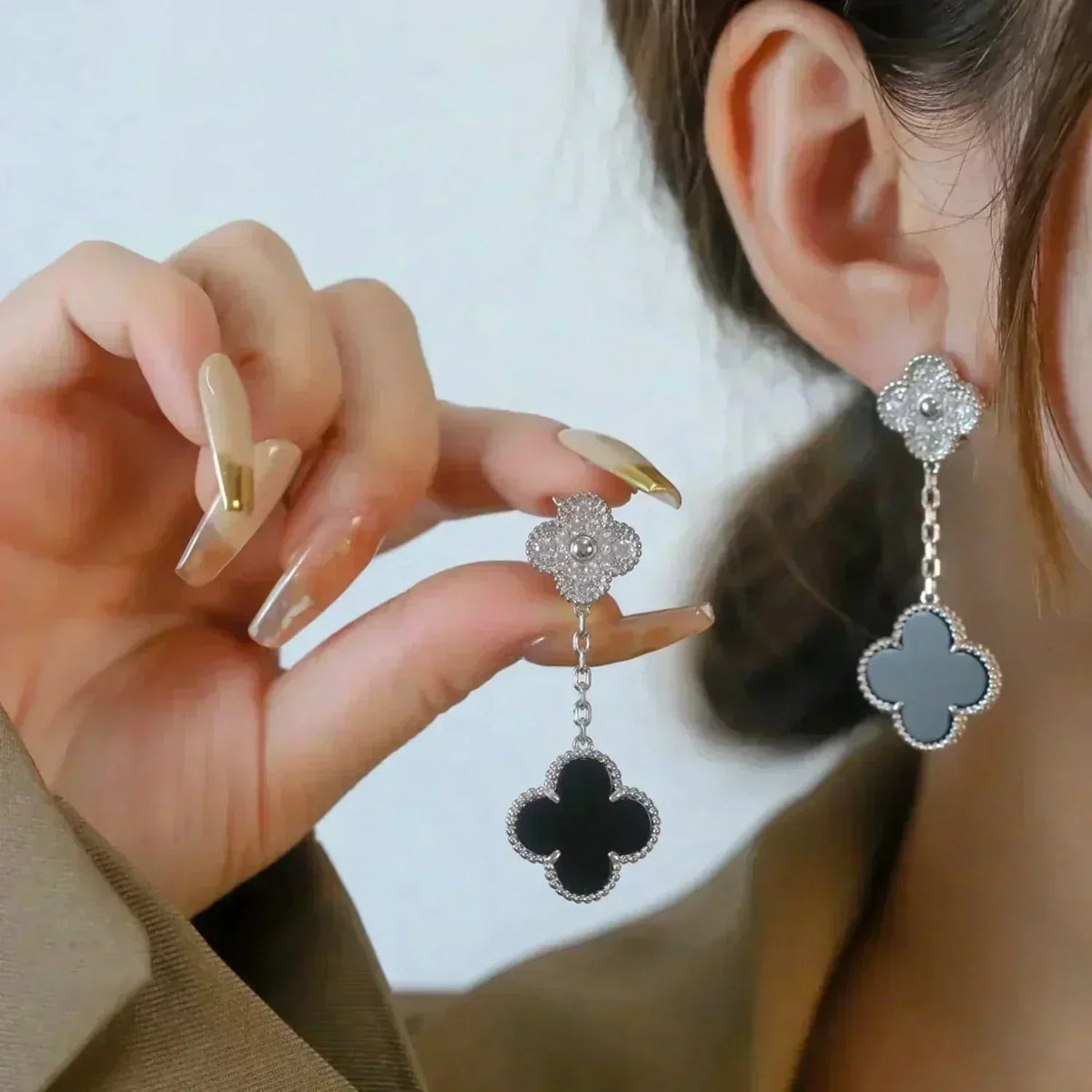 [Limara]CLOVER 2 MOTIFS  DIAMOND ONYX EARRINGS SILVER