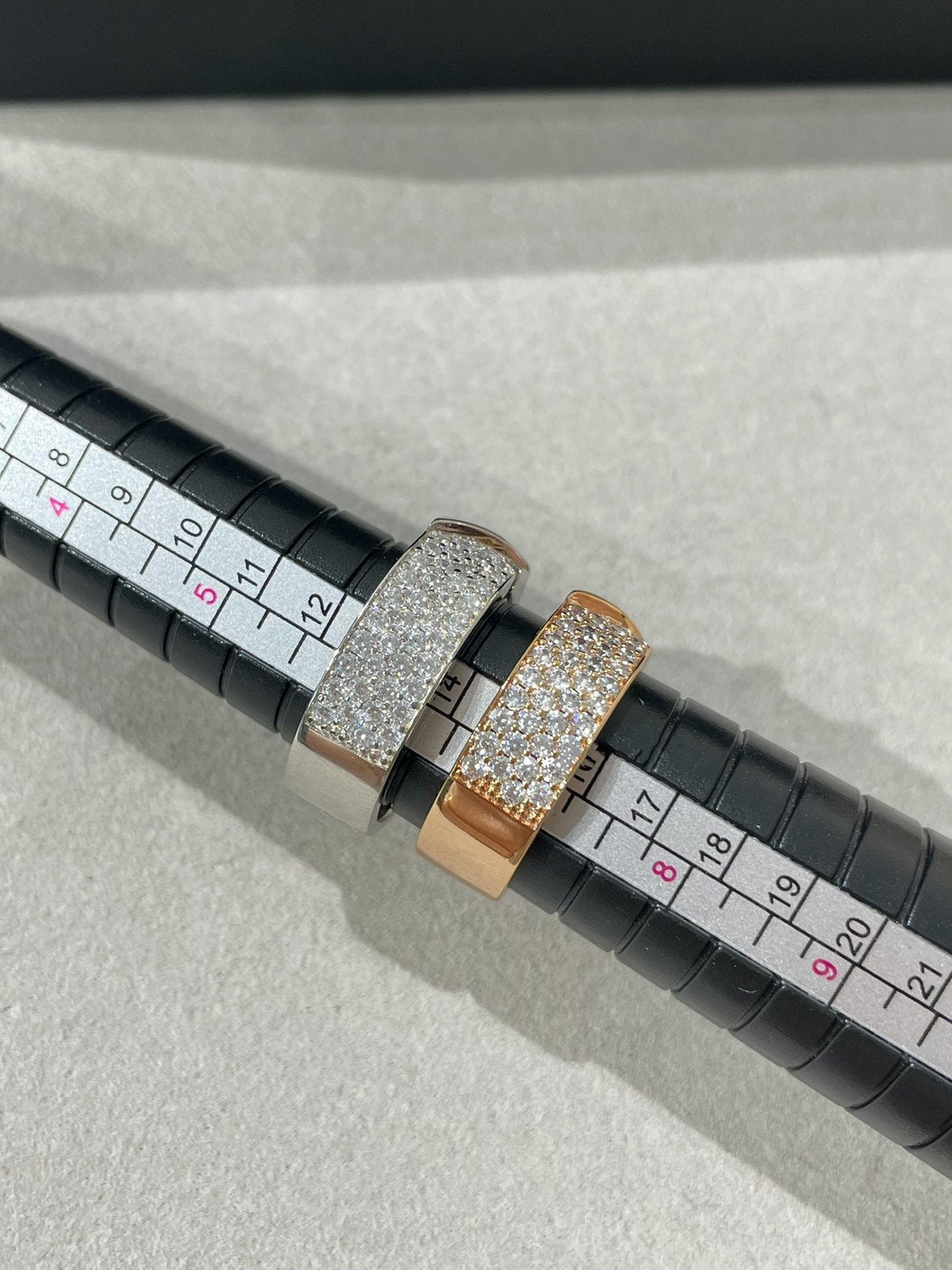 [Limara]LIENS EVIDENCE  DIAMOND PAVED RING