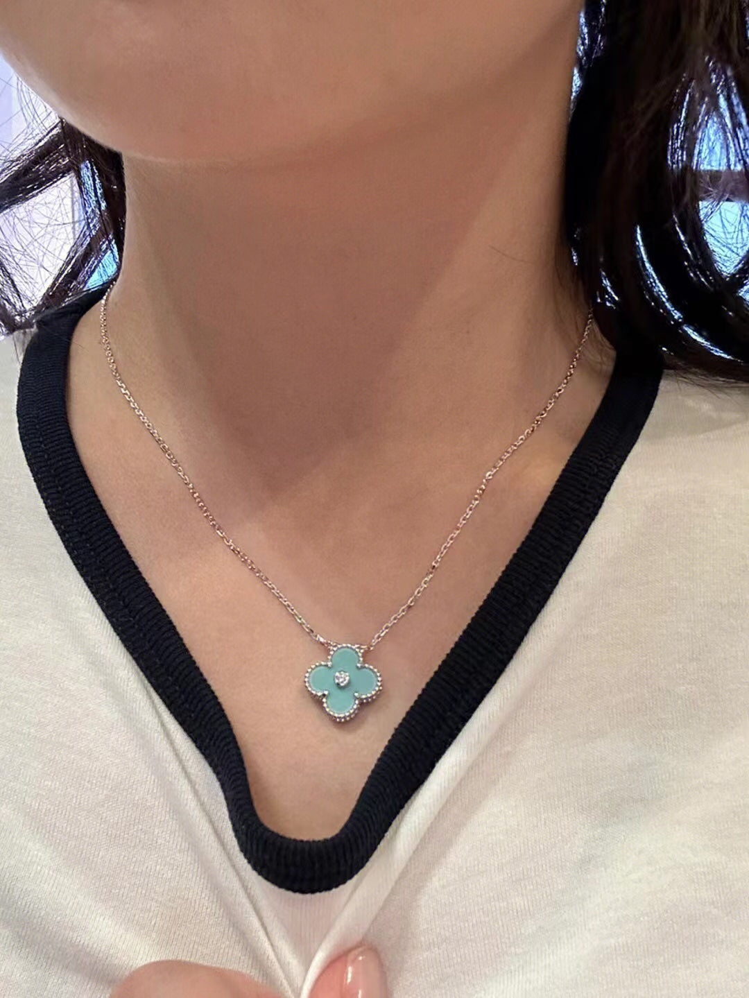 [Limara]CLOVER 1 DIAMOND LIGHT BLUE SILVER NECKLACE