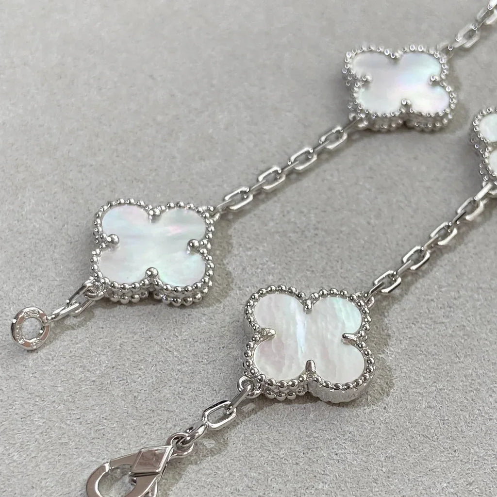 [Limara]LUCKY CLOVER 5-MOTIF-ARMBAND – WEISSES PERLMUTT-KOLLEKTION