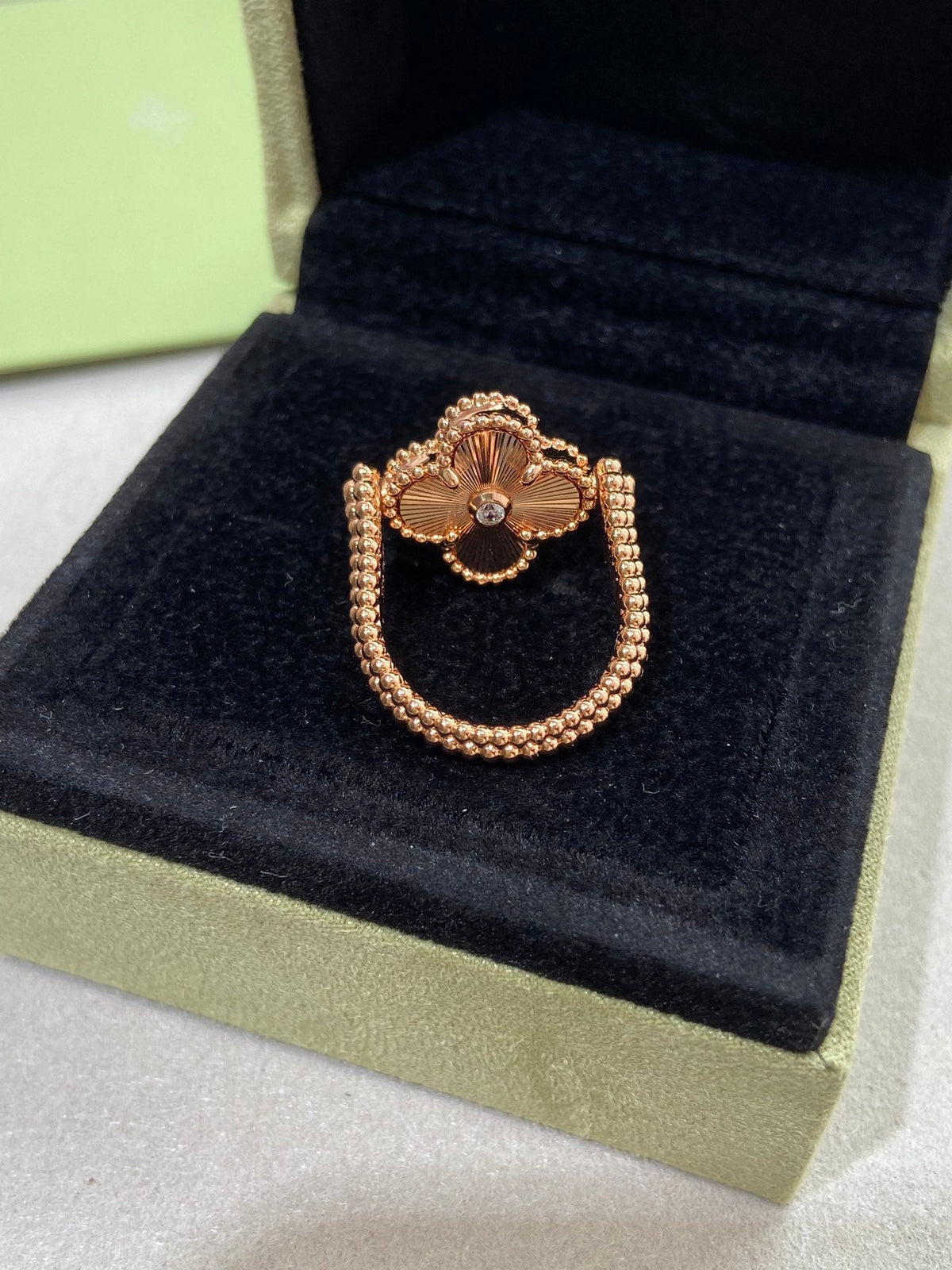 [Limara]LUCKY CLOVER GOLD REVERSIBLE RING