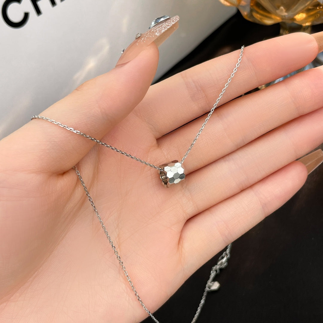 [Limara]BEE MINI NECKLACE