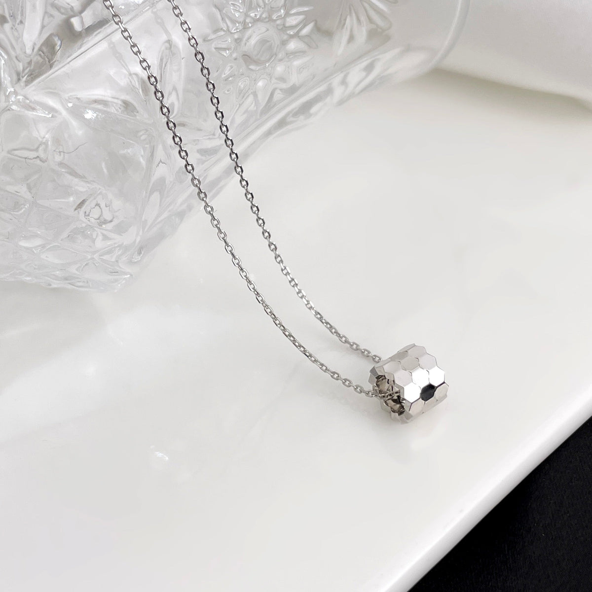 [Limara]BEE MINI NECKLACE