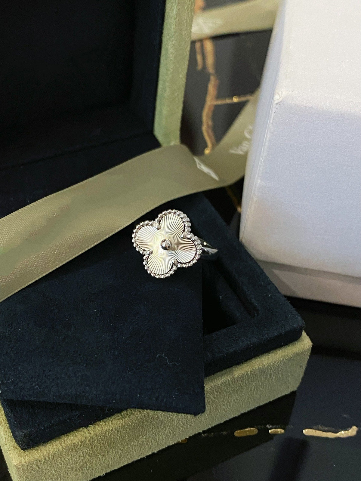 [Limara] CLOVER SILVER RING