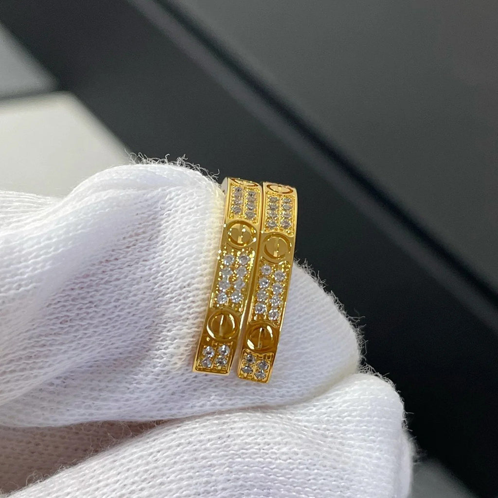 [Limara] LOVE EARRINGS 3.6MM DIAMOND PAVED