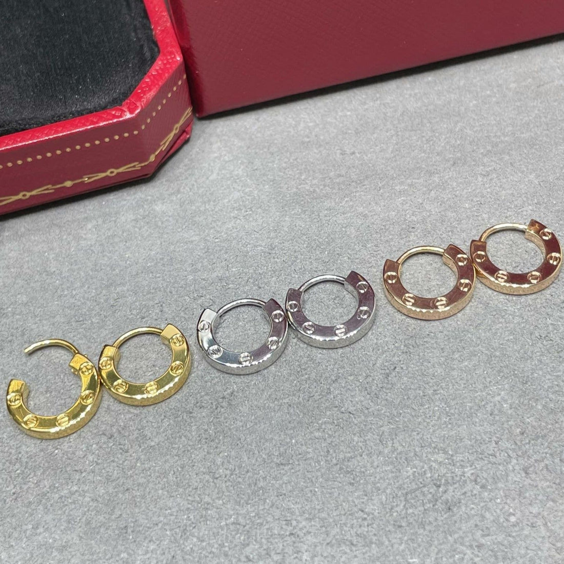 [Limara] LOVE MINI EARRINGS