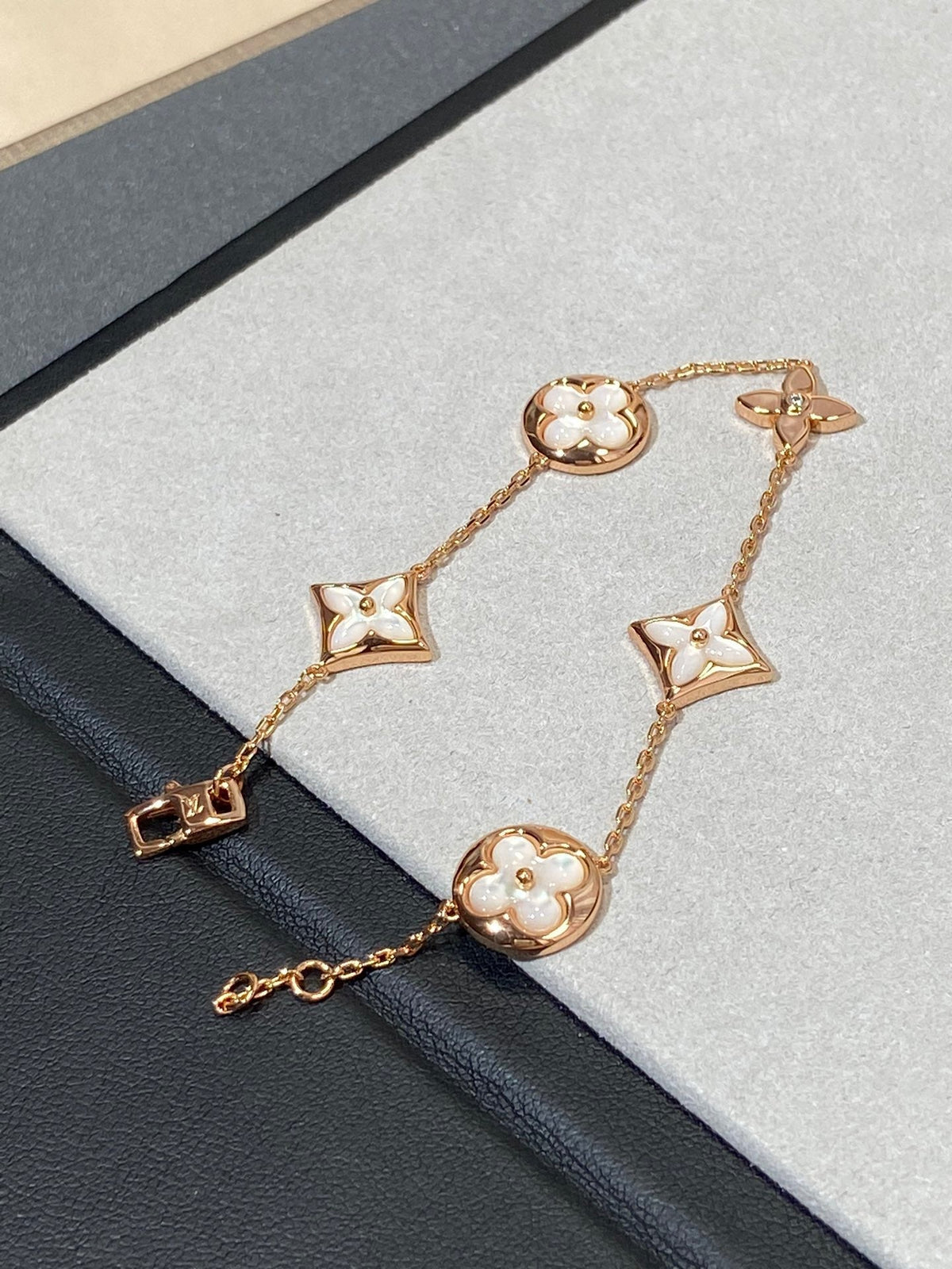 [Limara]STAR AND SUN 5 MOTIF MOP ROSE GOLD BRACELET
