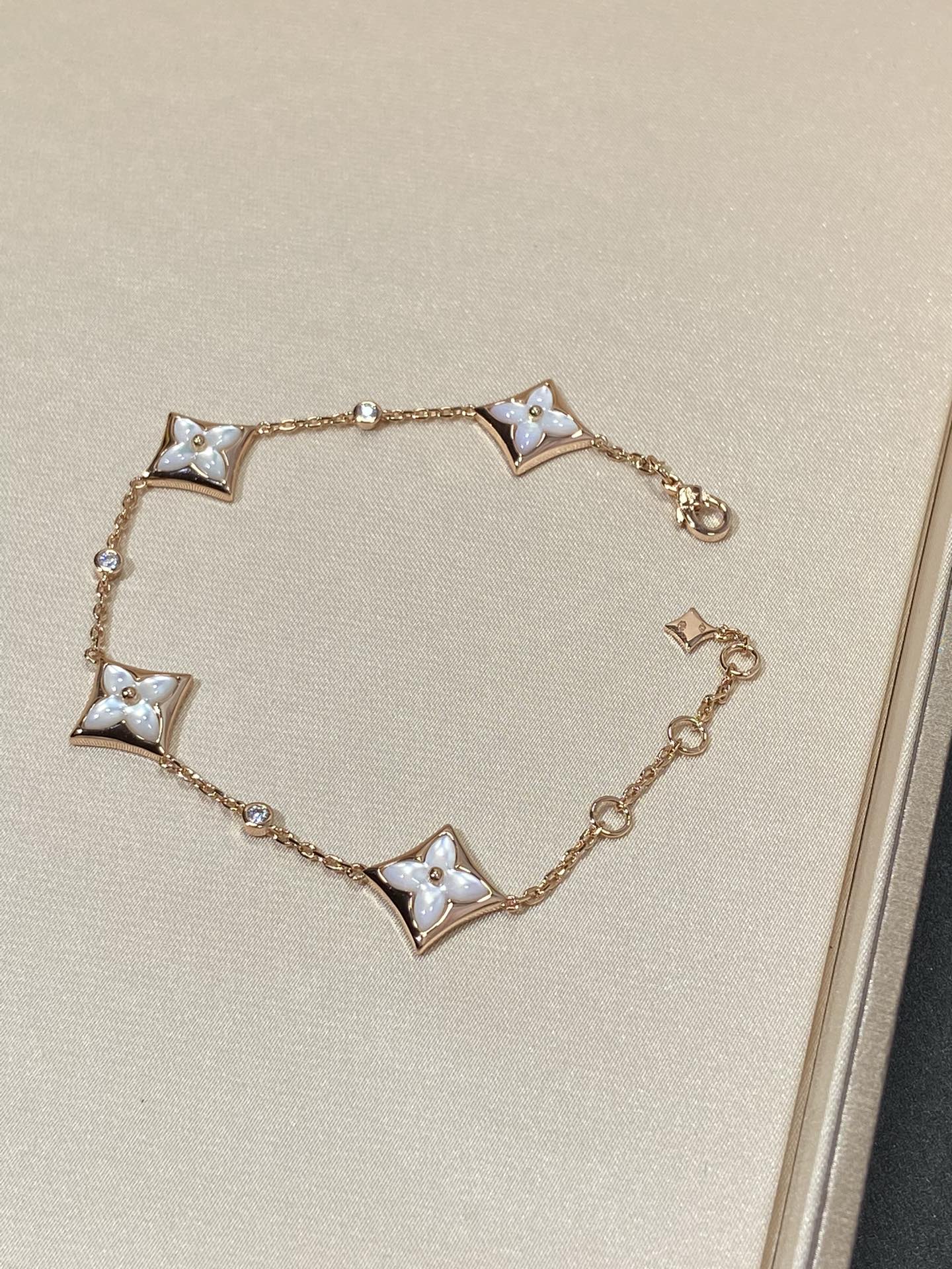 [Limara]STAR 4 MOTIF MOP DIAMOND ROSE GOLD BRACELET