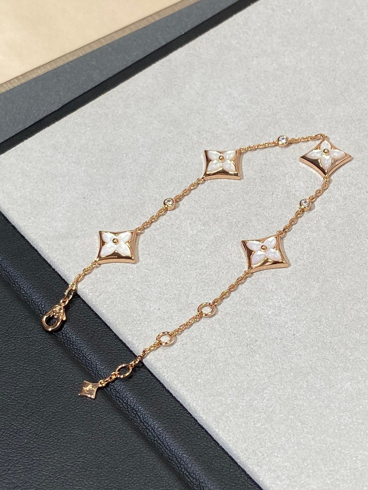 [Limara]STAR 4 MOTIF MOP DIAMOND ROSE GOLD BRACELET