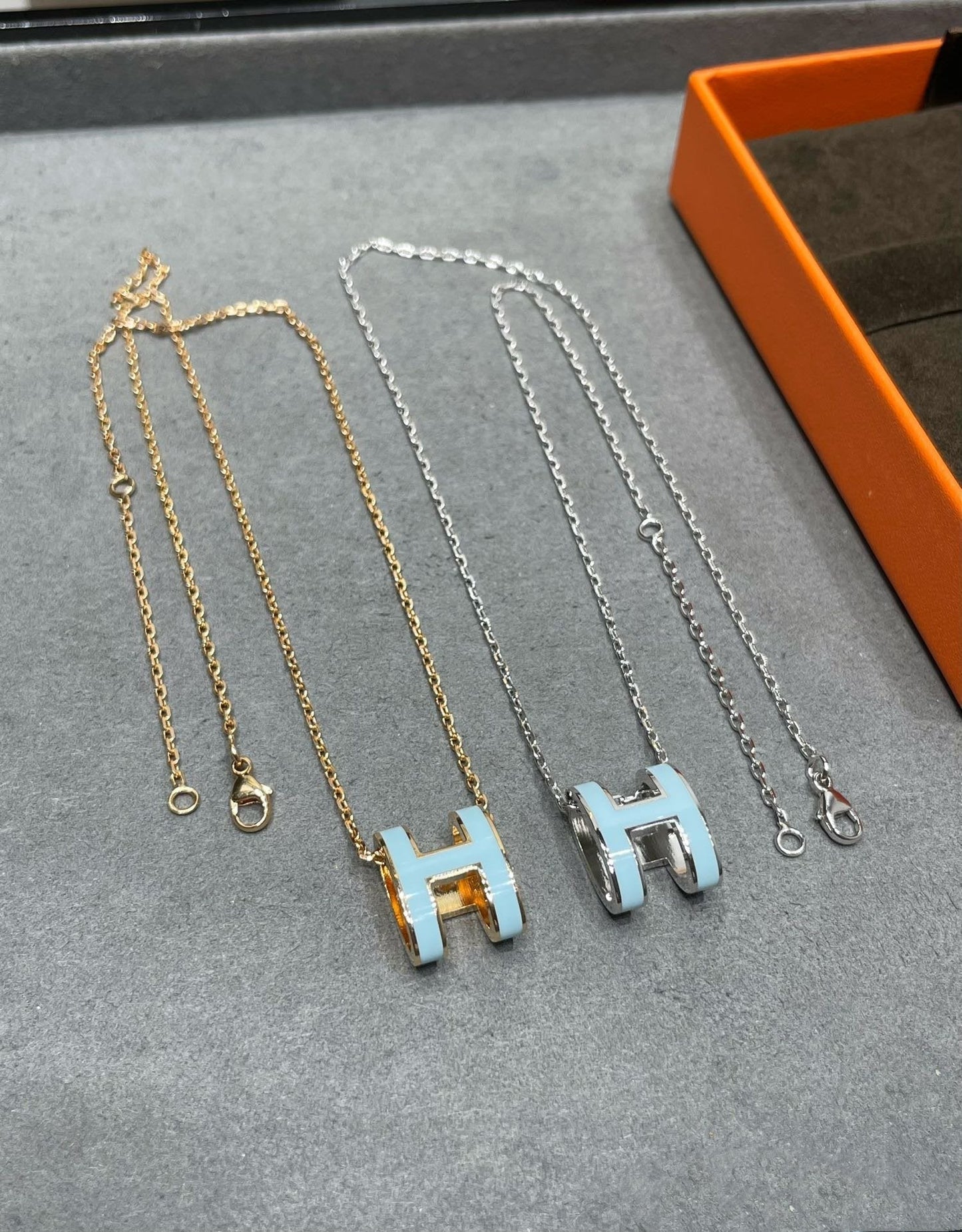 [Limara]POP H SKY BLUE NECKLACE
