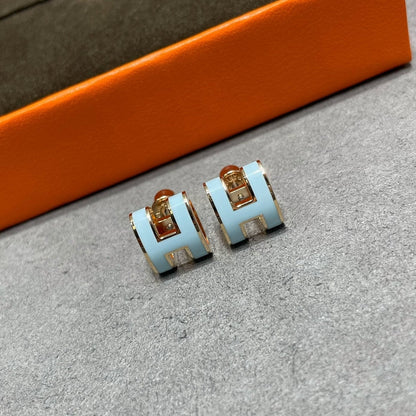 [Limara]POP H SKY BLUE STUD EARRINGS