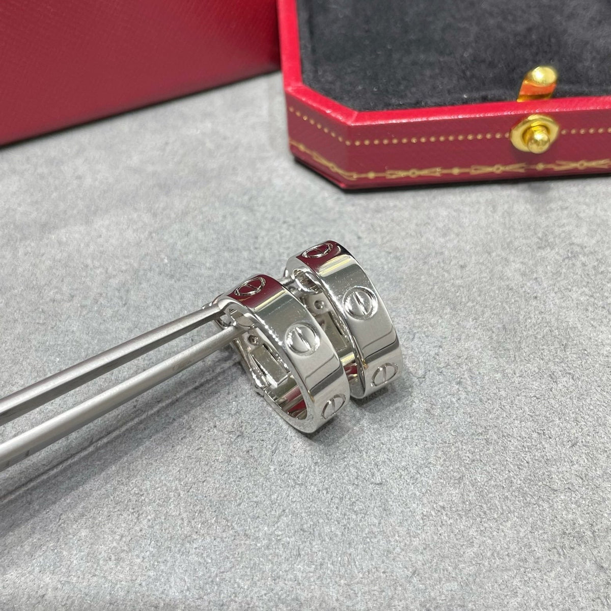 [Limara] LOVE 5.5MM EARRINGS