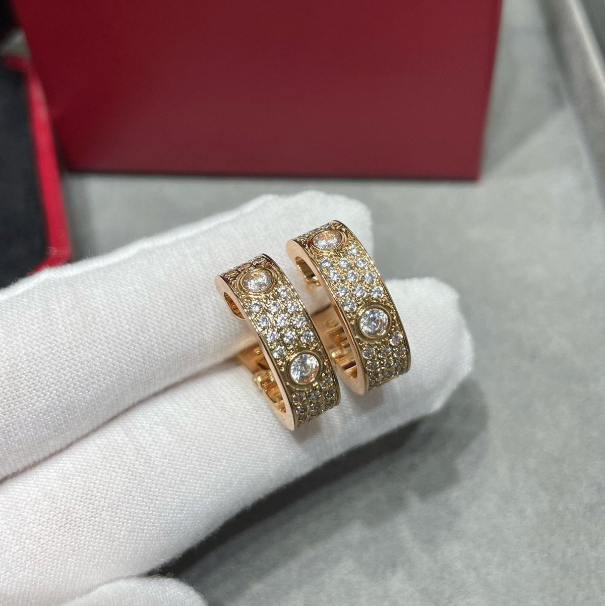 [Limara] LOVE 5.5MM DIAMOND PAVED EARRINGS