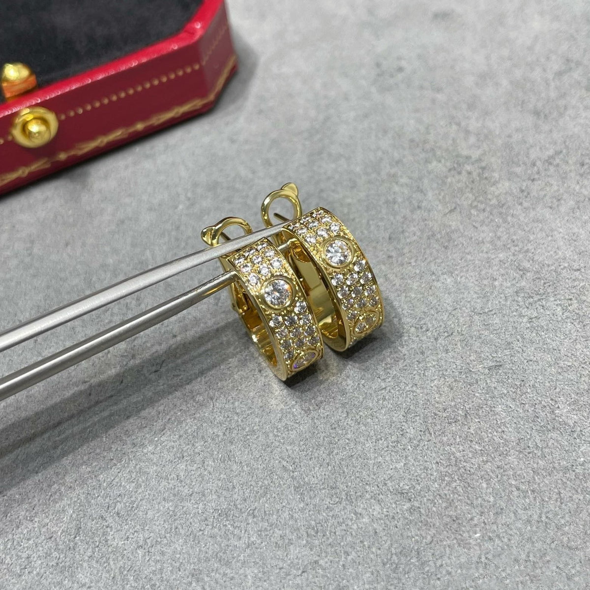 [Limara] LOVE 5.5MM DIAMOND PAVED EARRINGS