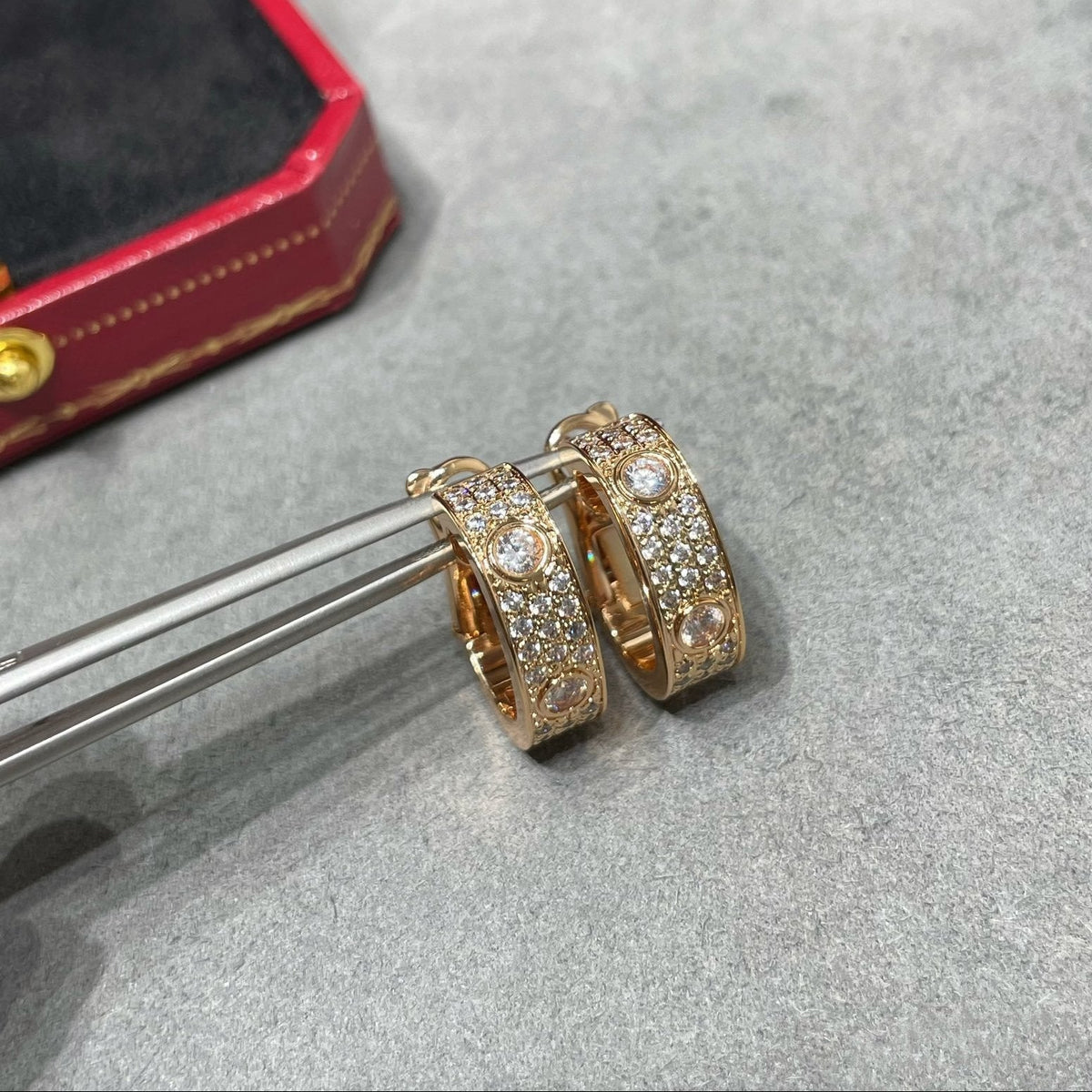 [Limara] LOVE 5.5MM DIAMOND PAVED EARRINGS