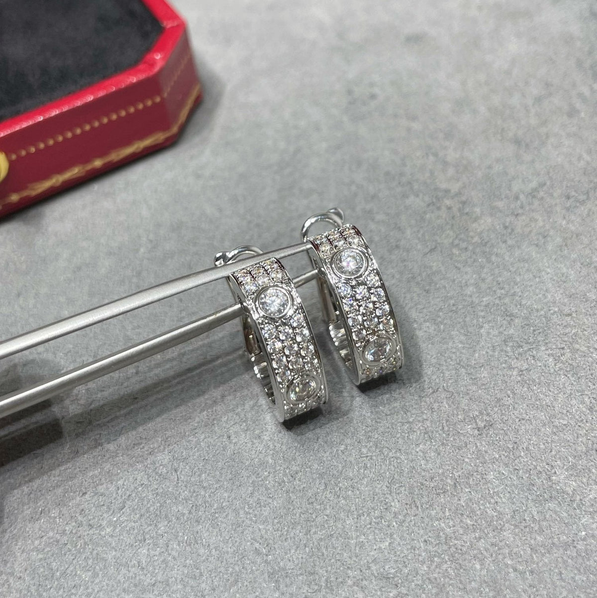 [Limara] LOVE 5.5MM DIAMOND PAVED EARRINGS