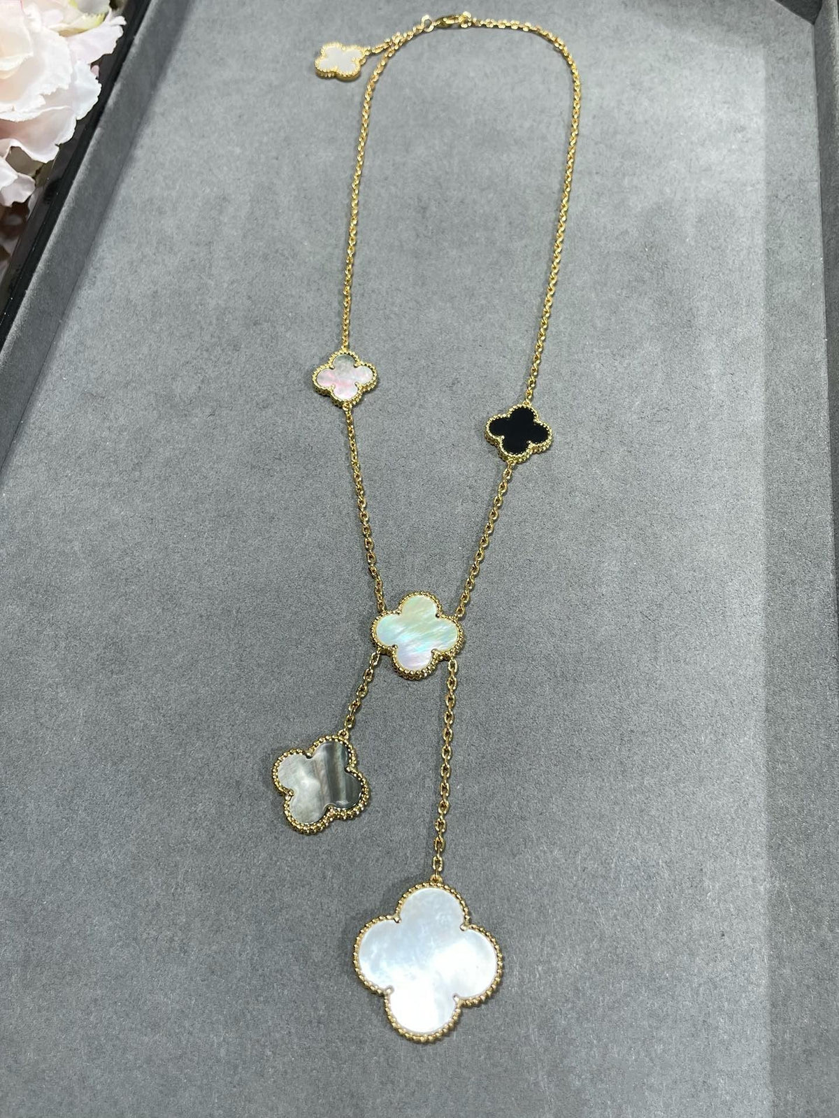 [Limara]CLOVER 6 MOTIF MOP ONYX GOLD NECKLACE