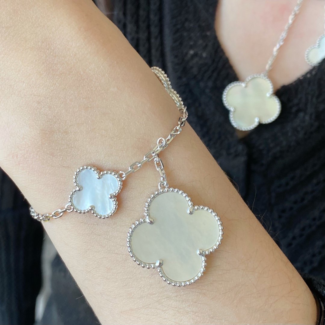 [Limara]CLOVER 5 MOTIF WHITE MOP SILVER BRACELET