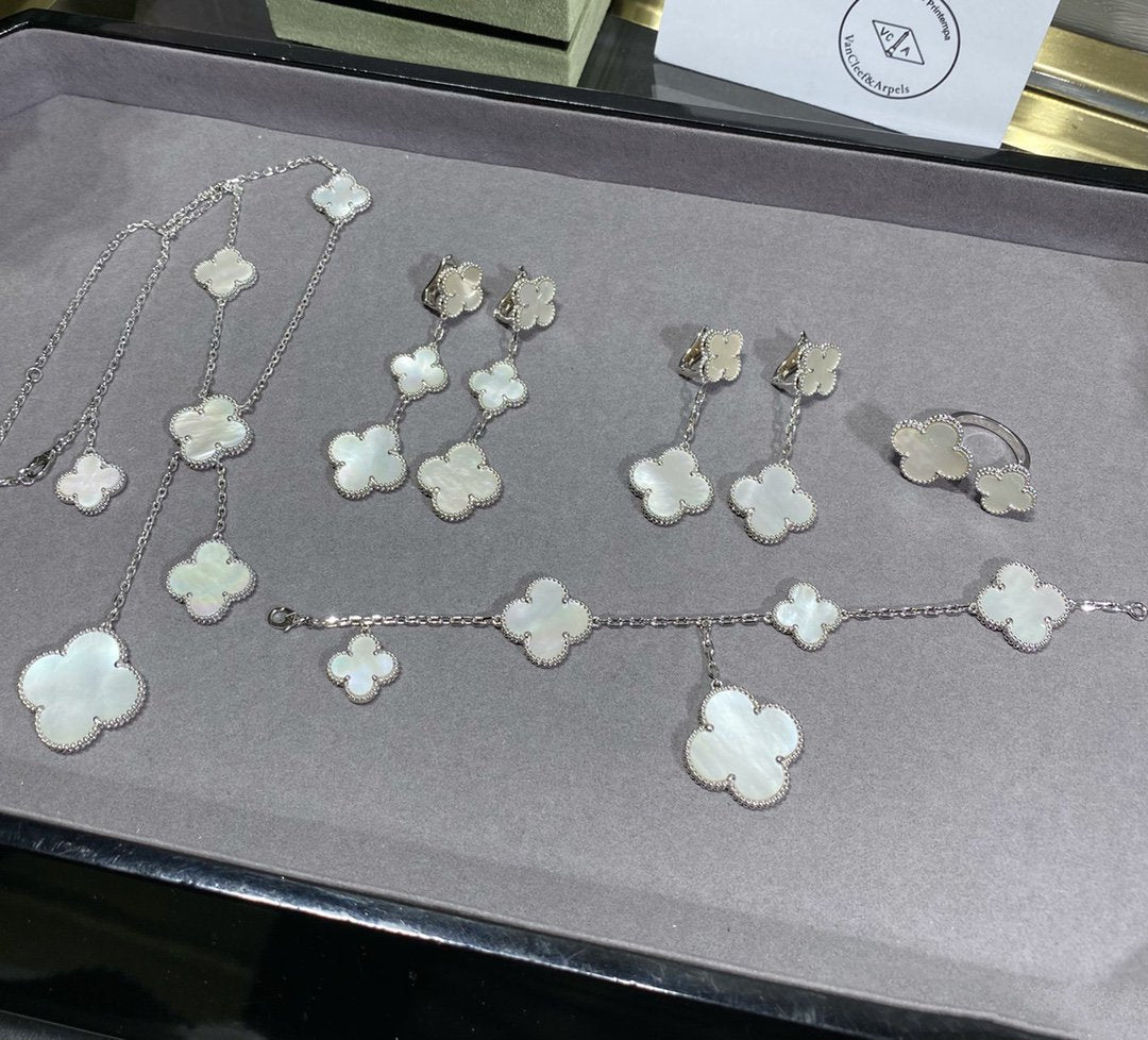 [Limara]CLOVER 5 MOTIF WHITE MOP SILVER BRACELET