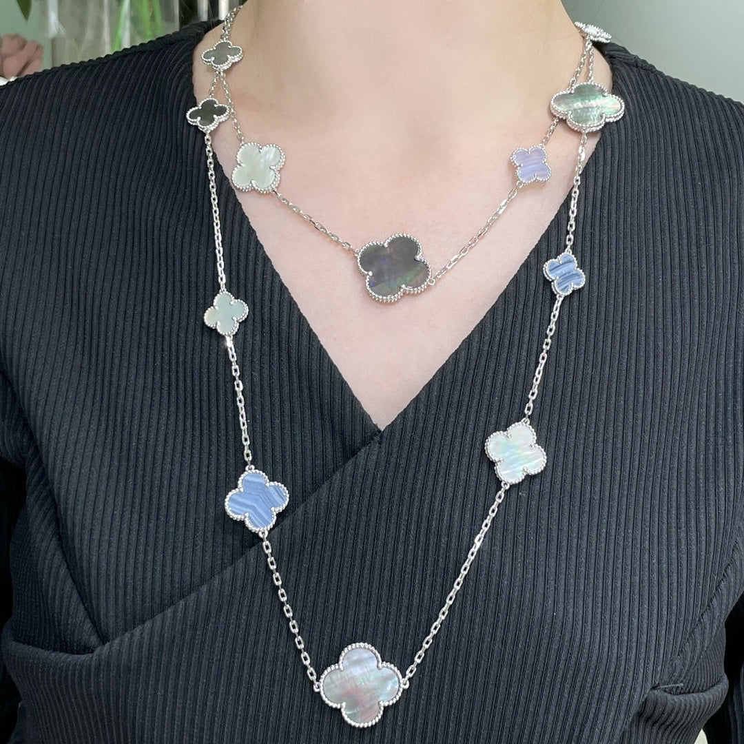 [Limara]CLOVER 16 MOTIF CHALCEDONY MOP SILVER NECKLACE