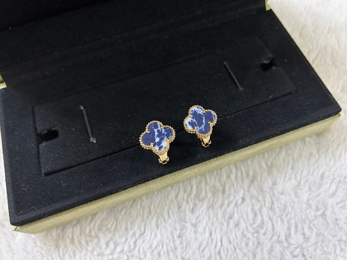 [Limara]CLOVER PIETERSITE MEDIUM STUD EARRINGS