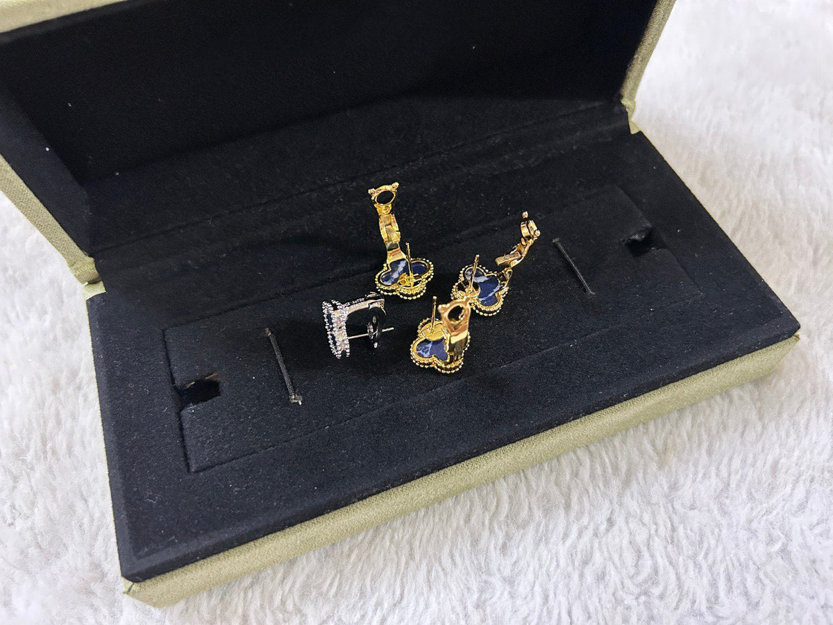[Limara]CLOVER PIETERSITE MEDIUM STUD EARRINGS