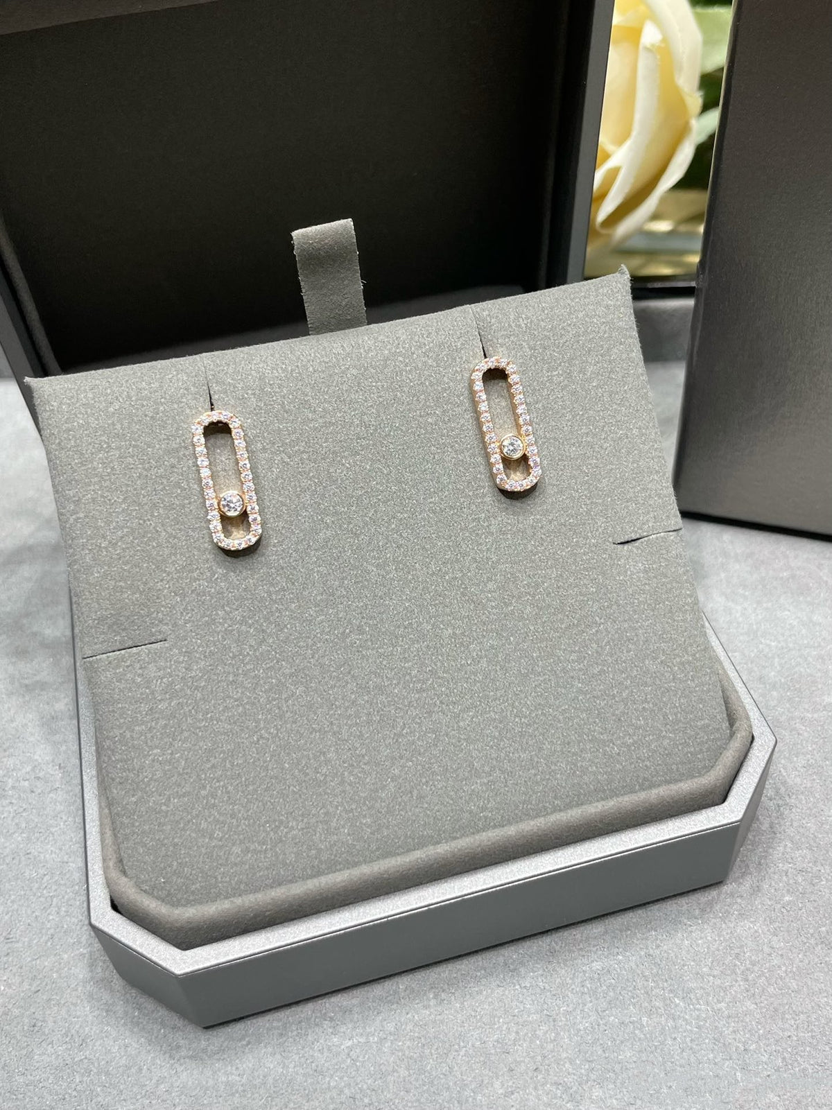 [Limara]MOVE UNO STUD DIAMOND PAVED EARRINGS