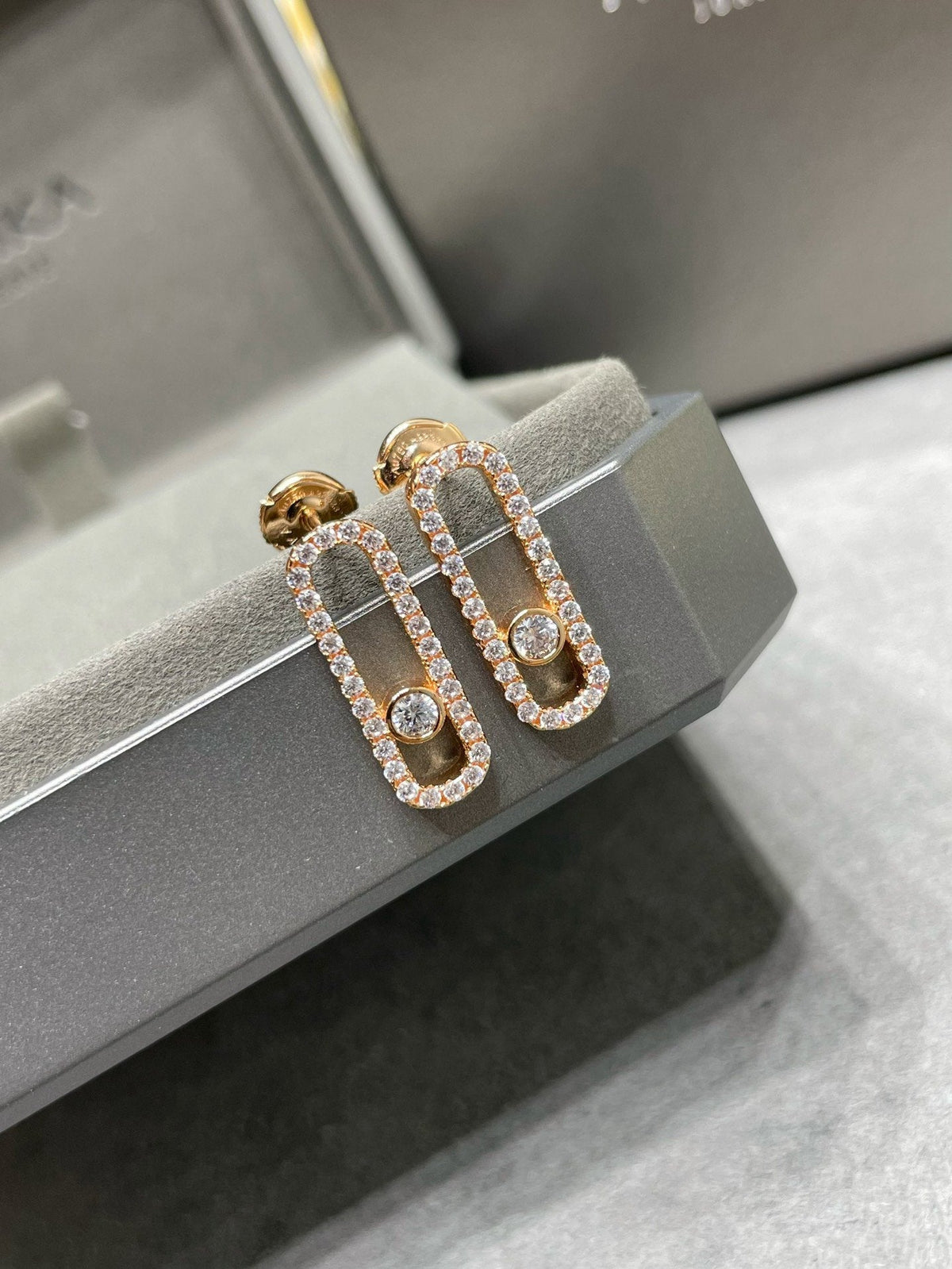[Limara]MOVE UNO STUD DIAMOND PAVED EARRINGS