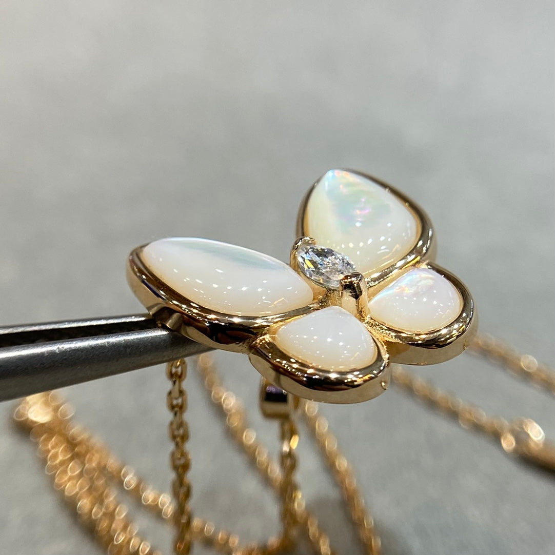 [Limara]BUTTERFLY MOP DIAMOND NECKLACE