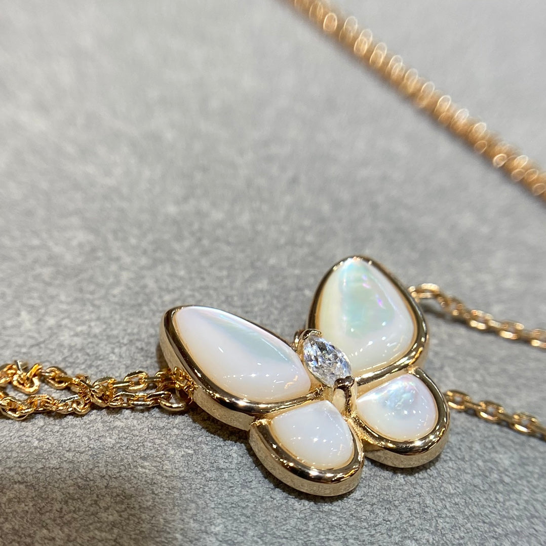 [Limara]BUTTERFLY MOP DIAMOND NECKLACE