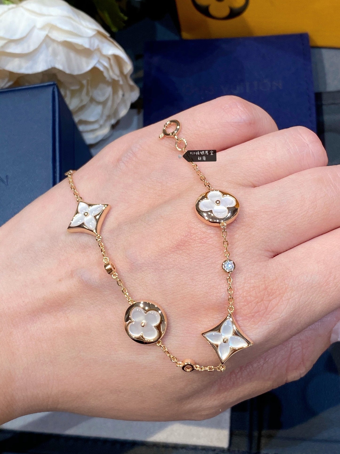 [Limara]STAR AND SUN 4 MOTIF WHITE MOP ROSE GOLD BRACELET