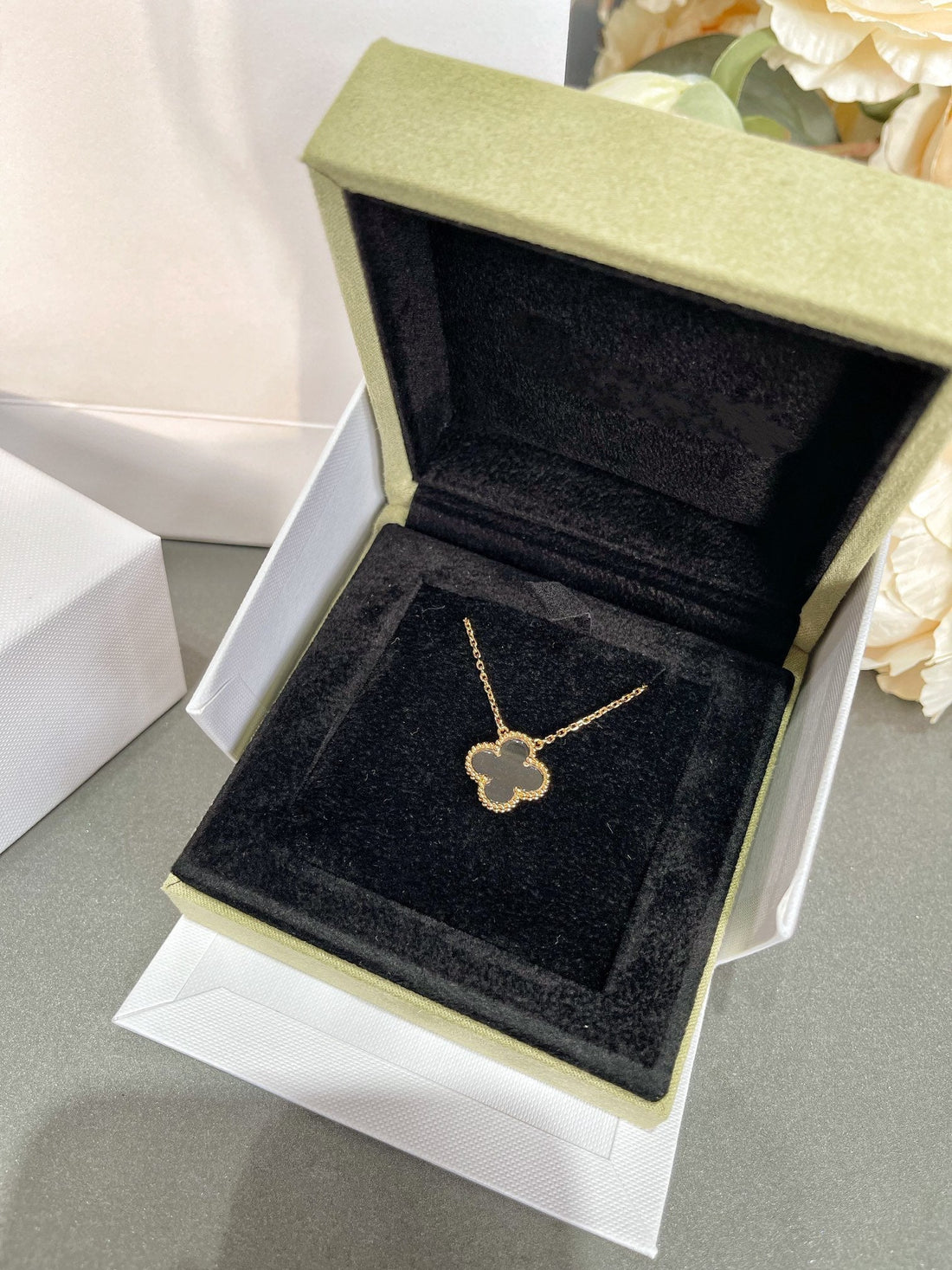 [Limara]CLOVER ROCK CRYSTAL ROSE GOLD NECKLACE