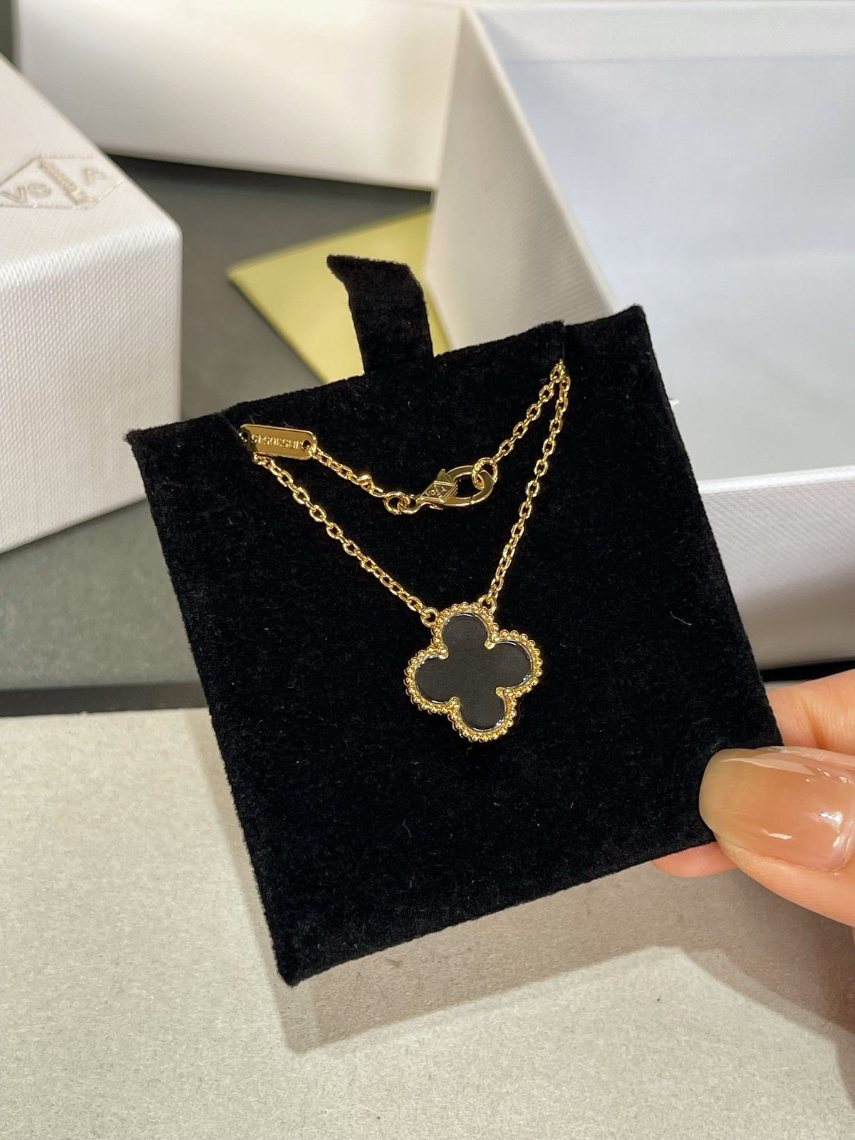 [Limara]CLOVER ROCK CRYSTAL ROSE GOLD NECKLACE