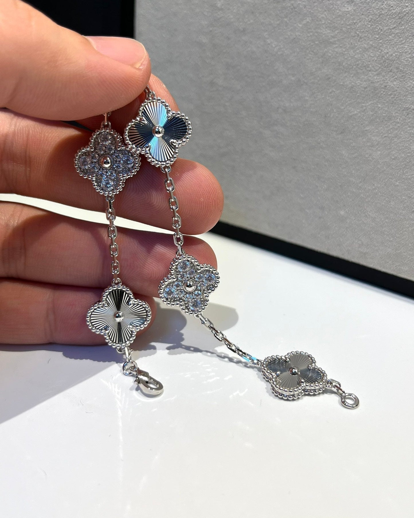 [Limara]LUCKY CLOVER 5-MOTIF BRACELET - LASER COLLECTION