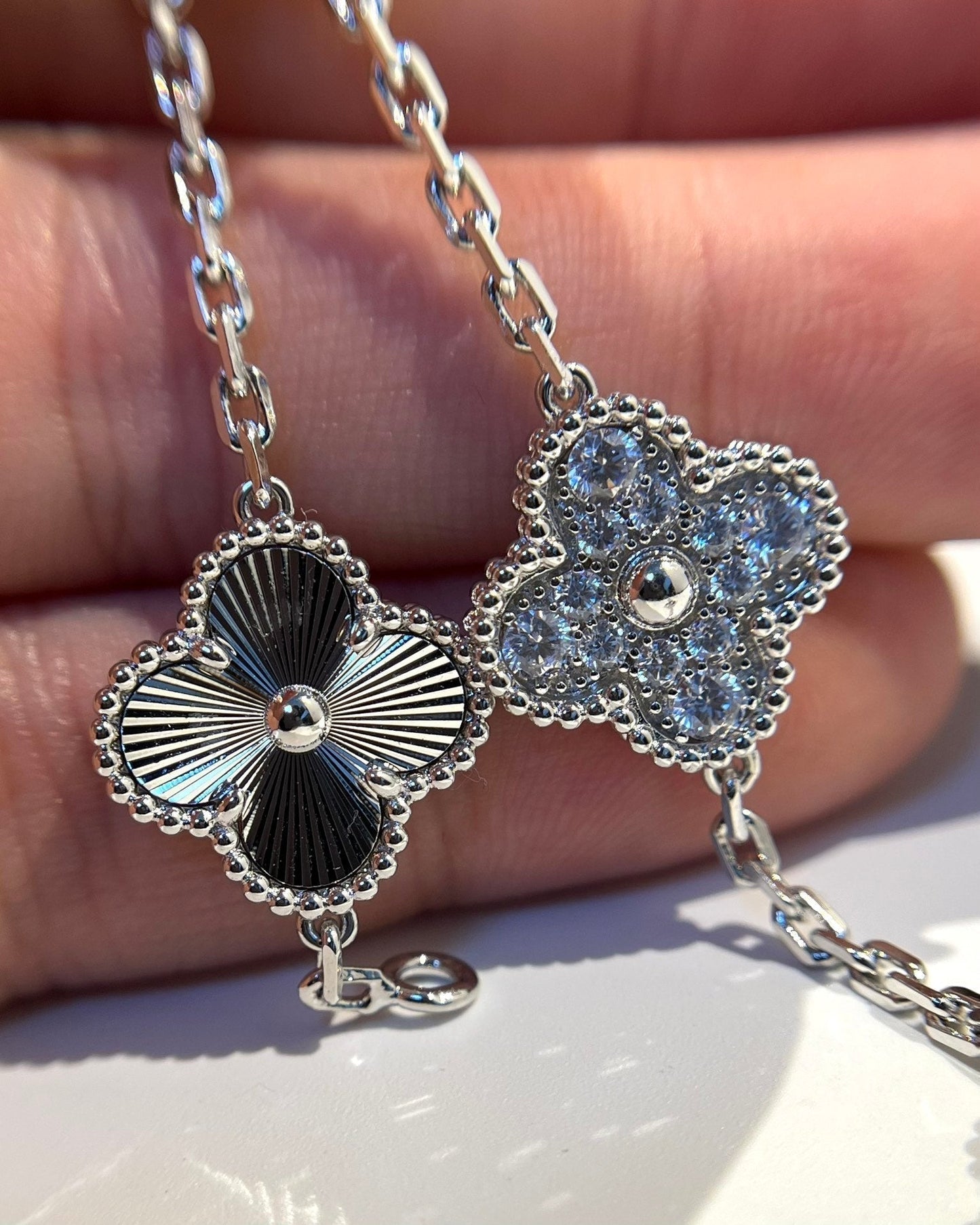 [Limara]LUCKY CLOVER 5-MOTIF BRACELET - LASER COLLECTION
