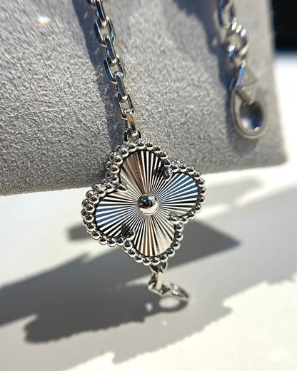 [Limara]LUCKY CLOVER 5-MOTIF BRACELET - LASER COLLECTION