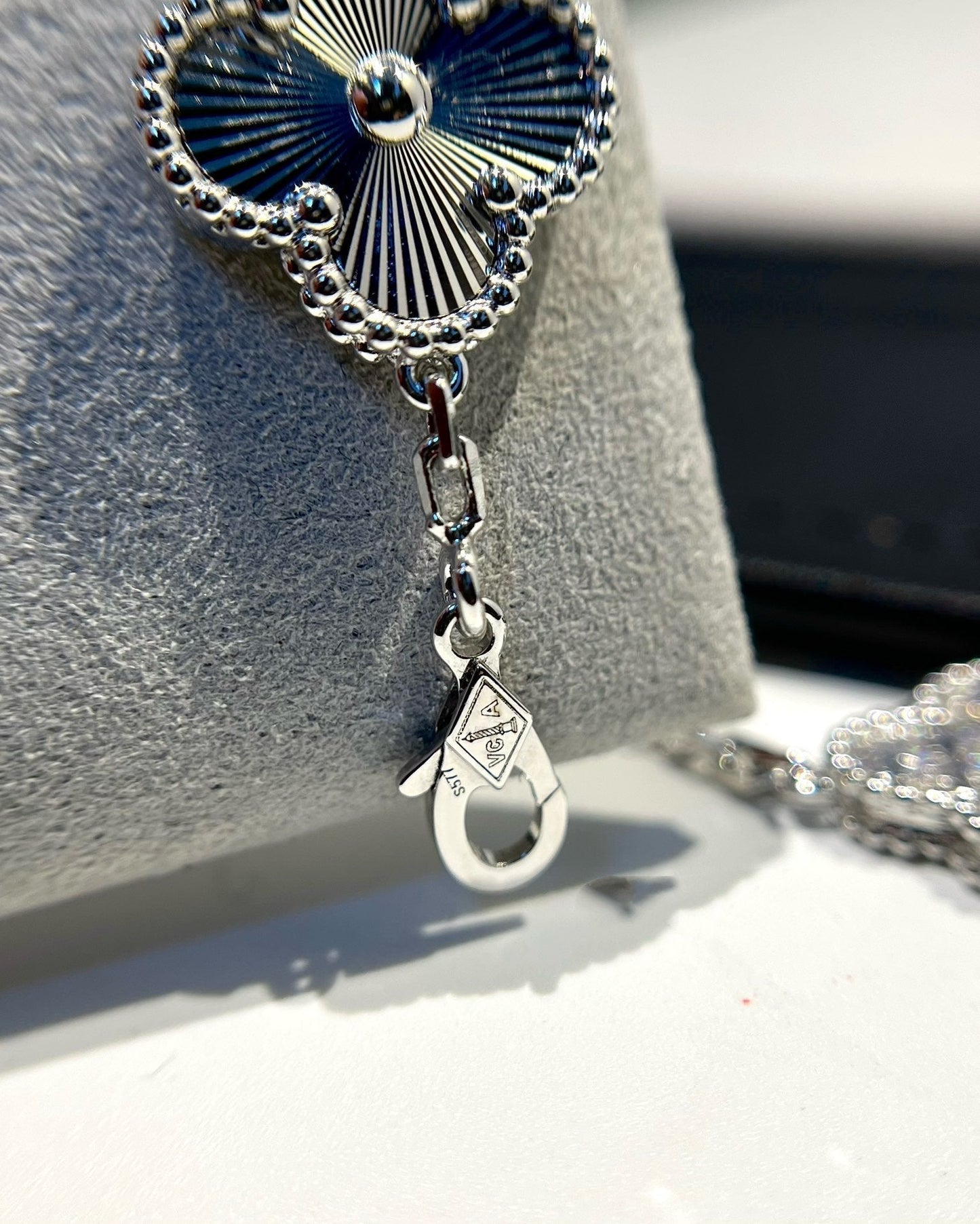 [Limara]LUCKY CLOVER 5-MOTIF BRACELET - LASER COLLECTION