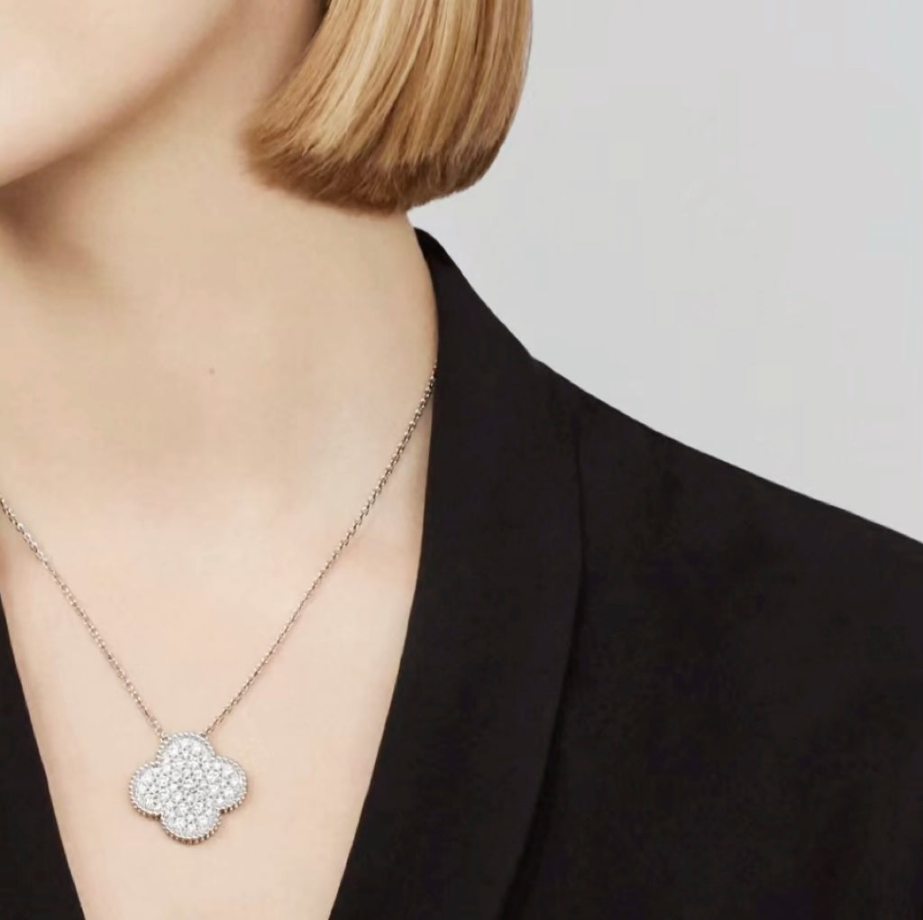 [Limara]CLOVER 25MM LARGE PENDANT DIAMOND PAVED SILVER NECKLACE