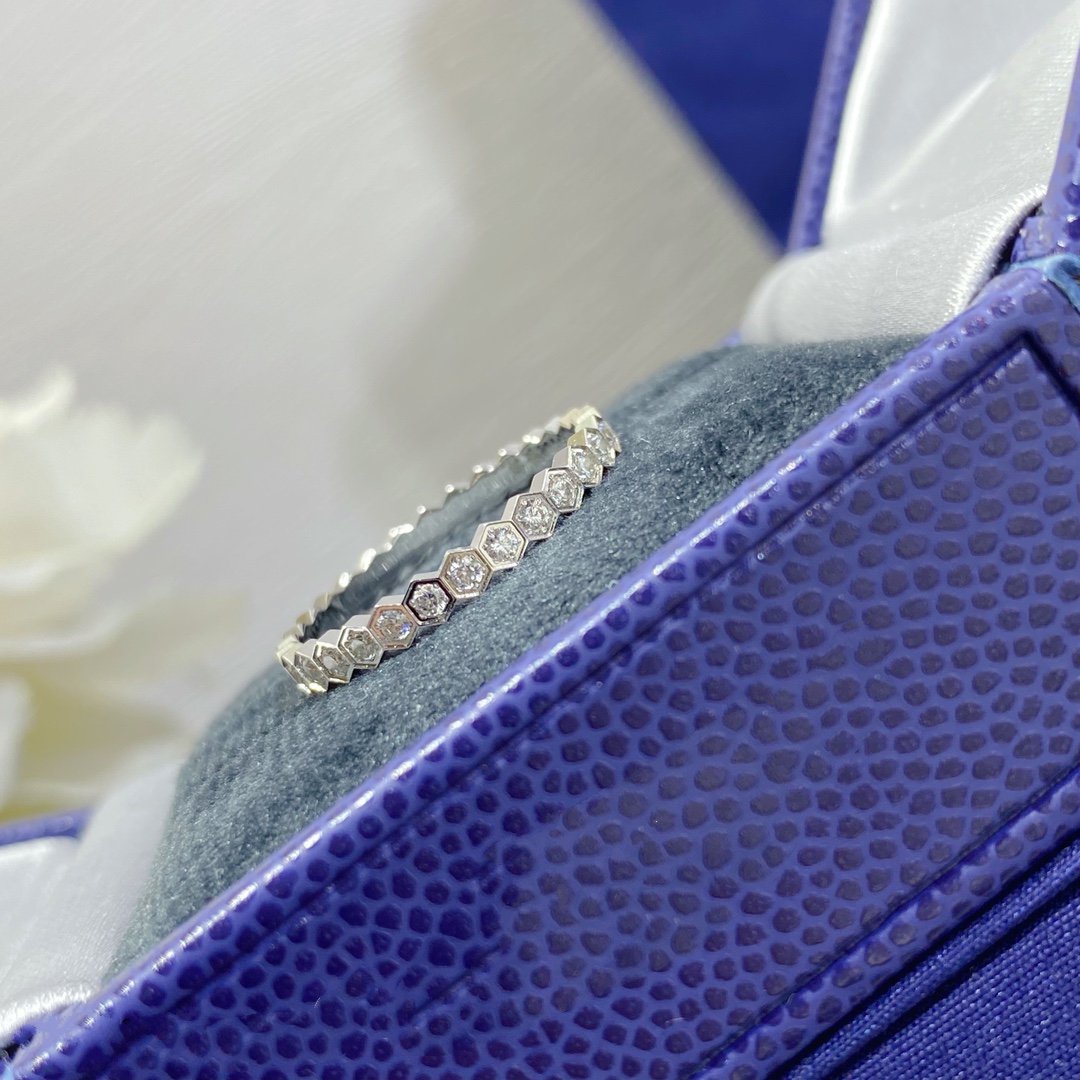 [Limara]BEE LOVE DIAMOND PAVED SMALL RING