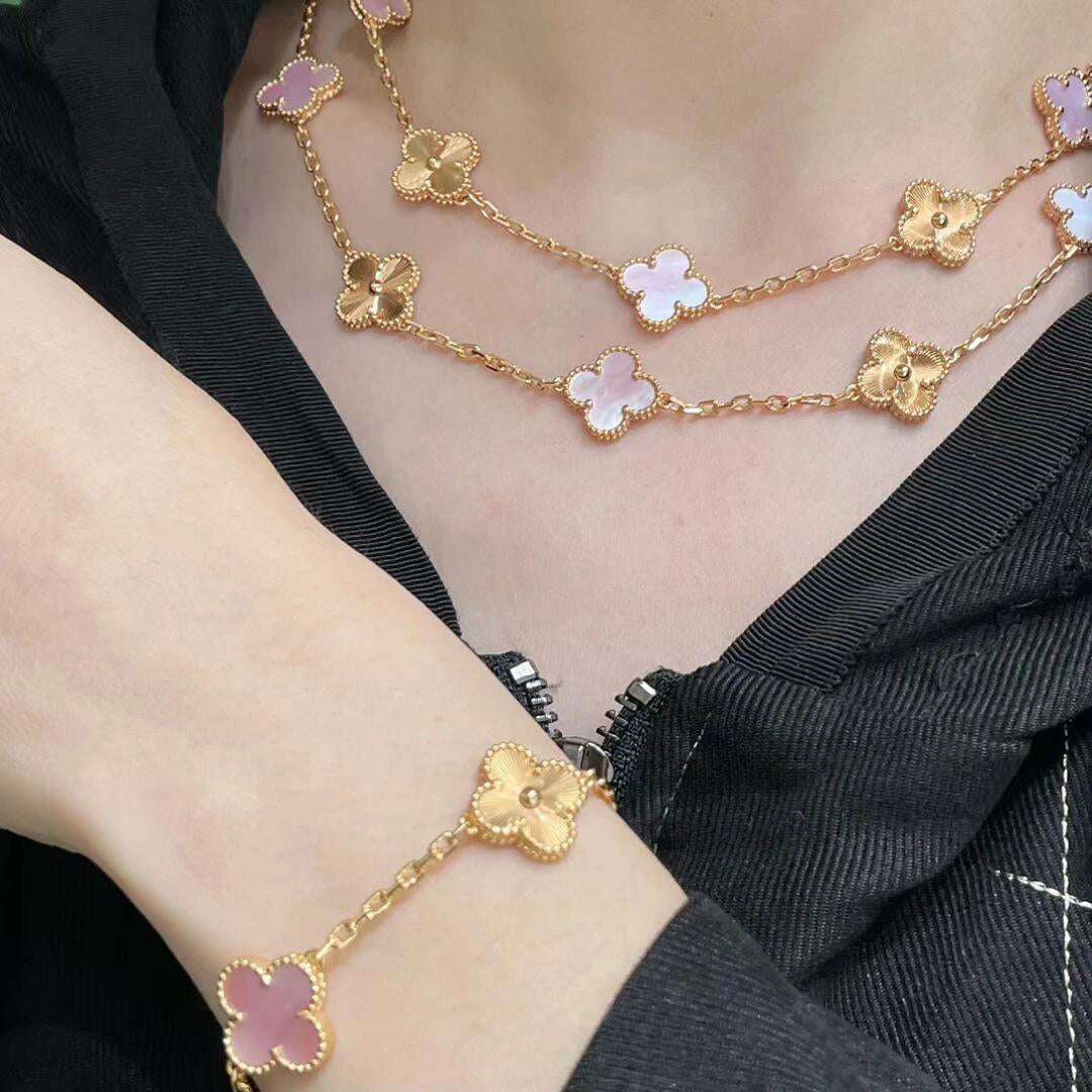 [Limara]CLOVER 20 MOTIFS LASER PINK MOP NECKLACE
