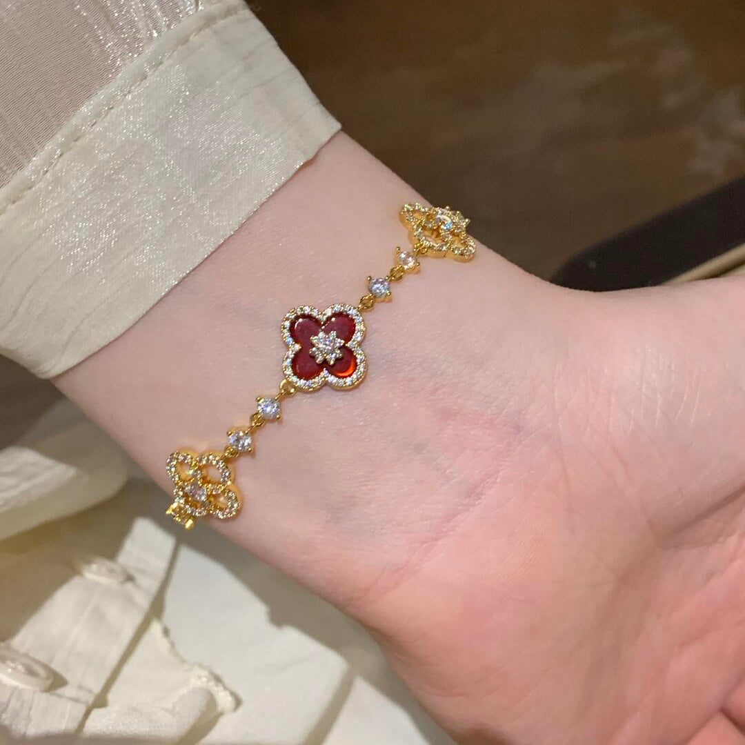 [Limara] CLOVER 5 MOTIF PINK BLUE RED WHITE BRACELET