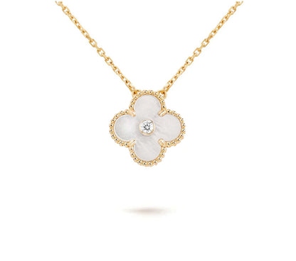 [Limara]LIMITED EDITION CHRISTMAS CLOVER FLOWER NECKLACE - 15MM ANNUAL COLLECTIBLE PENDANT