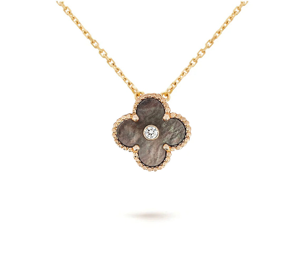 [Limara]LIMITED EDITION CHRISTMAS CLOVER FLOWER NECKLACE - 15MM ANNUAL COLLECTIBLE PENDANT