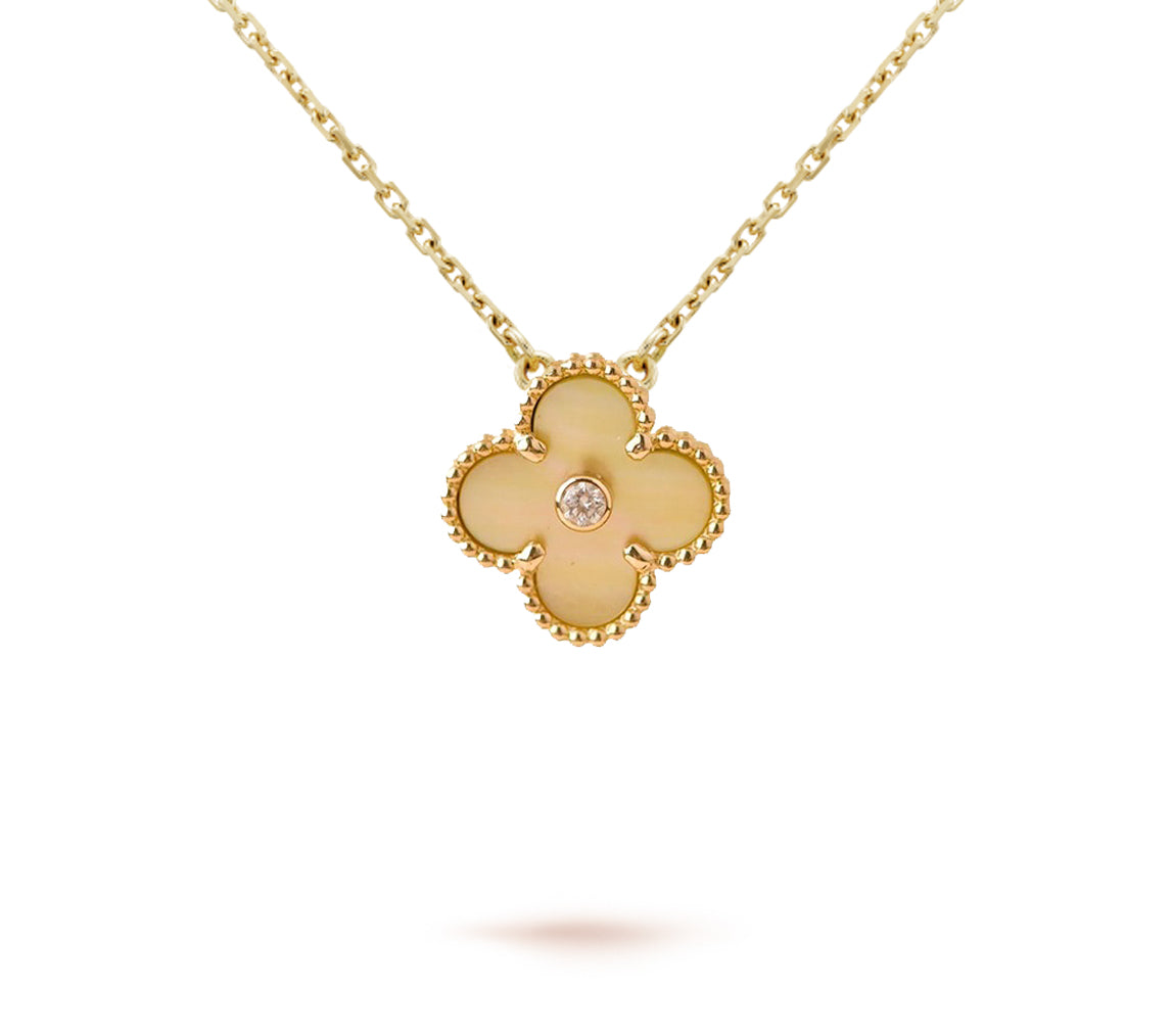 [Limara]LIMITED EDITION CHRISTMAS CLOVER FLOWER NECKLACE - 15MM ANNUAL COLLECTIBLE PENDANT
