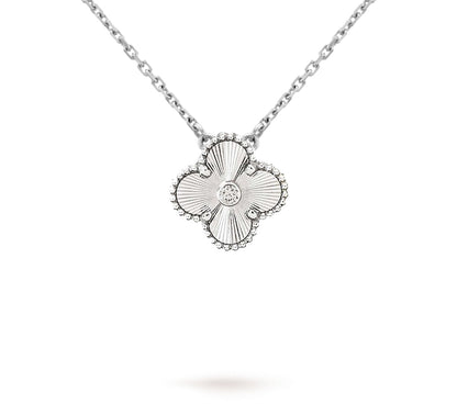 [Limara]LIMITED EDITION CHRISTMAS CLOVER FLOWER NECKLACE - 15MM ANNUAL COLLECTIBLE PENDANT