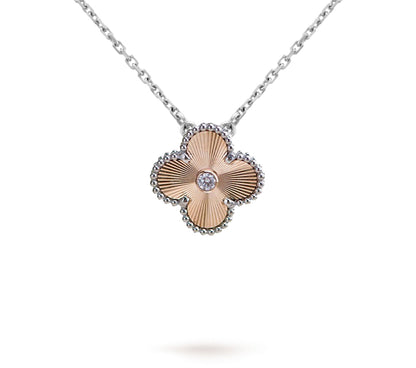 [Limara]LIMITED EDITION CHRISTMAS CLOVER FLOWER NECKLACE - 15MM ANNUAL COLLECTIBLE PENDANT